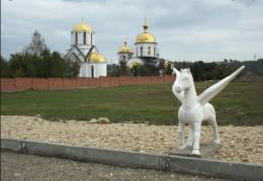 Mieszkańcy zobaczyli tajemniczą twarz na niebie nad kaplicą. Niesamowita postać