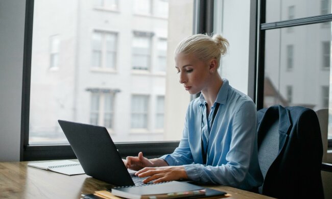 Z życia wzięte. "Moja żona całymi dniami pracuje zdalnie, a w domu panuje wieczny syf": Dłużej tak żyć nie potrafię