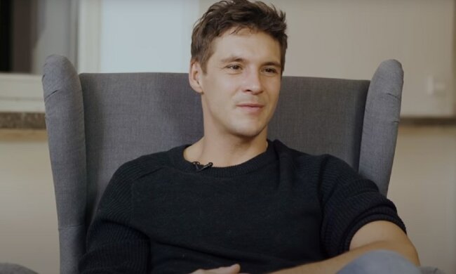 Mikołaj Roznerski i jedna z najpiękniejszych polskich aktorek w jego objęciach. Zdjęcia zrobiły furorę