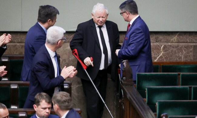 Trudny powrót do zdrowia Jarosława Kaczyńskiego. Prezes ma pod ręką unikatową kurację