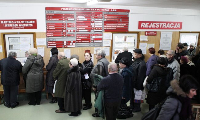 Kolejki do specjalistów coraz dłuższe! Niewiarygodne, jak długo trzeba czekać na te operacje