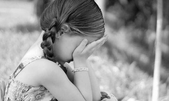 Dziewczynka/screen Pikist