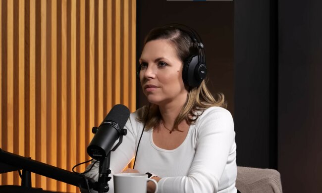 Ola Kwaśniewska, screen Youtube @BizuteriaYES