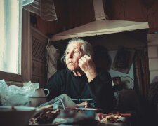 Z życia wzięte. "Dla moich dzieci jestem ważna tylko wtedy, gdy przychodzi emerytura": Na zwykły telefon nie mają już czasu