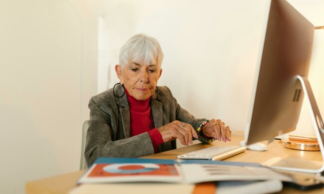 Z życia wzięte. "Haruję, żeby dogadzać dorosłej córce, a ona odpłaca mi obojętnością": Do domu wpada tylko po to, by uściskać tatusia