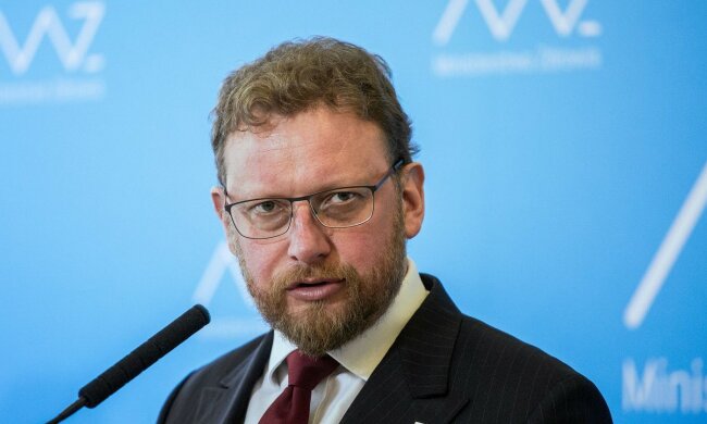 Łukasz Szumowski. Jego oświadczenie majątkowe zainteresowało opinię publiczną. W czym tkwi problem?