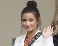 Julia Wieniawa wprowadza swoją siostrę do świata show-biznesu. Na premierze olśniła wszystkich