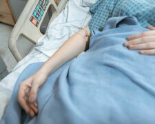 "Zostawiam ci dom. Tylko proszę, nie porzuć chorej siostry" – wyszeptała matka przed odejściem. Obiecałem, chociaż chciałem od tego wszystkiego uciec