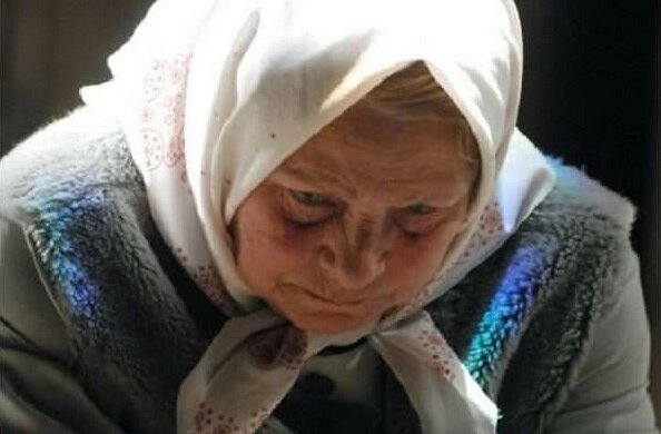 Jedyna córka wyrzuciła matkę z domu, nie jest nawet zainteresowana jej życiem. Historia, która budzi skrajne emocje