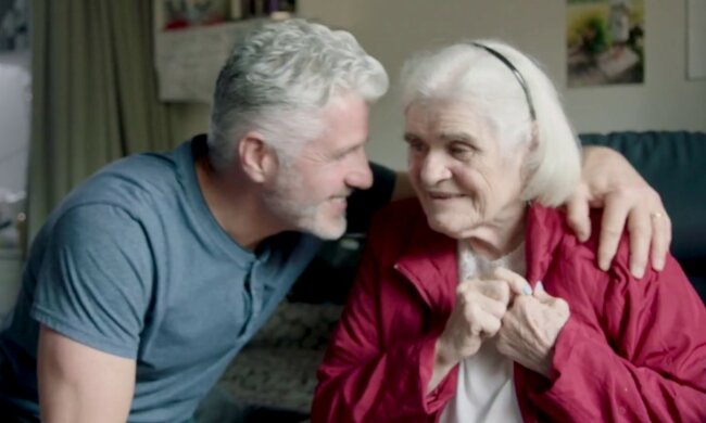 Senior/Youtube @Human Rights Watch