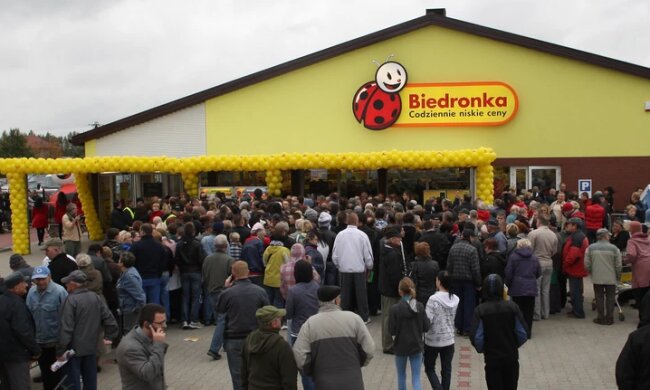 Będzie szturm na Biedronkę. W nowej promocji możesz zaoszczędzić nawet 150 zł na jednym rachunku