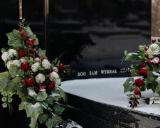 Zanim postawisz kwiaty na grobie, zrób jedną rzecz. Ten prosty trik może odstraszyć złodziei