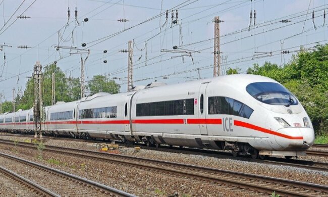 Koronawirus w pociągu/screen Pxhere