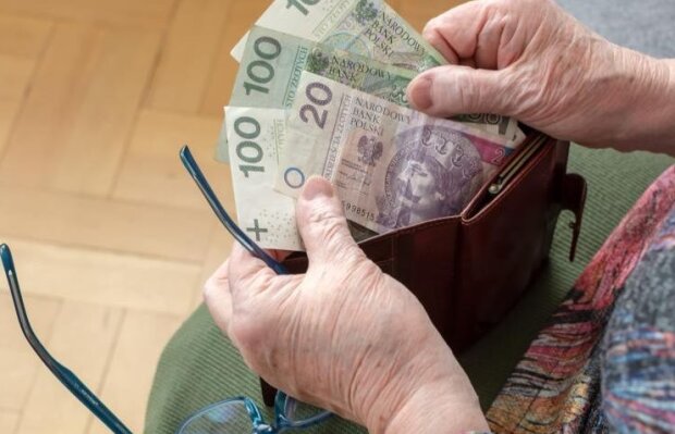 Seniorzy otrzymają wyższe emerytury i 10 tys. zł wyrównania za poprzednie lata. Kto znajdzie się wśród wybrańców