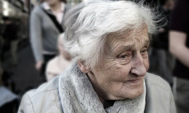 Senior/screen Pixabay