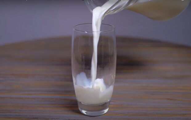 Mleko/YouTube @Okiem Chemika