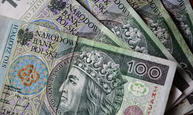 Takie premie dostali w rządzie. Najnowszy raport ujawnia skalę