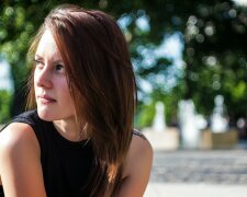 Z życia wzięte. "Mąż skąpił mi na wszystko": Chodziłam w dziurawych butach, a na podpaski musiałam prosić