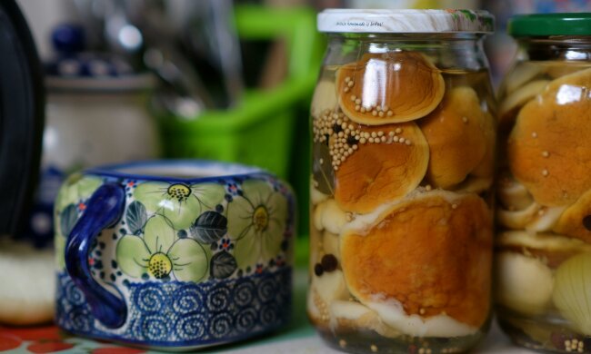 Te marynowane grzyby znikają ze stołu jako pierwsze. Idealne na święta i każdą uroczystą okazję