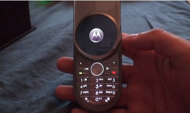 Motorola Aura R1/YouTube @IGERSWIS