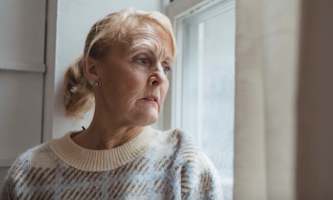 Kobieta/YouTube @Ploteczki