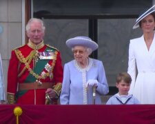 Królowa Elżbieta II z rodziną / YouTube:   11Alive