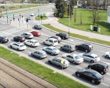 Kraków: potężne utrudnienia na ważnym odcinku. Kierowcy utknęli w kilkunasto-kilometrowym korku. Co się stało