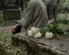 Z życia wzięte. "Brat zerwał ze mną kontakt po pogrzebie rodziców": Gdy notariusz odczytał testament, wszystko stało się jasne