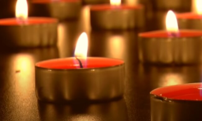 Płonące świece/YouTube @Virtual Fireplace