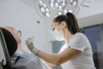 Nowe bezpłatne świadczenia dentystyczne od 1 września. Z tych pakietów skorzystają pacjenci