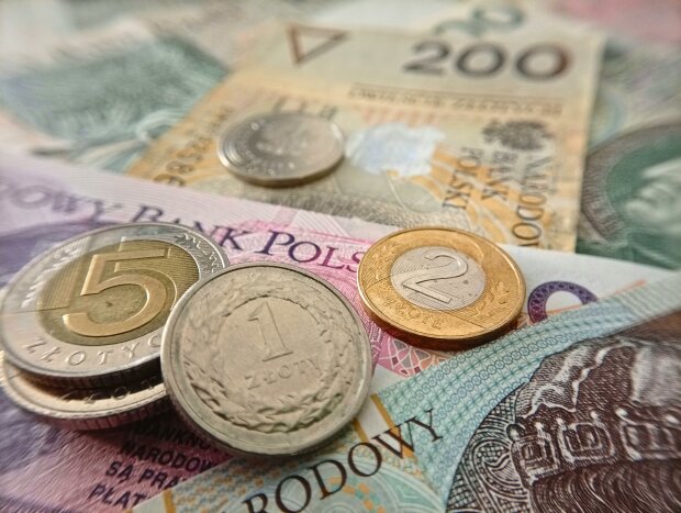 Seniorzy muszą uważać na te terminy. Nadchodzą ważne zmiany w wypłatach z ZUS