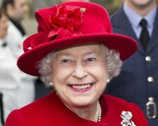 Brytyjska monarchini zaskoczyła strojem! Co znalazło się na jej sukni?