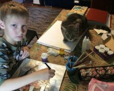 Cudowny gest 9-letniego Rosjanina. Chłopiec maluje obrazy by pomóc zwierzętom