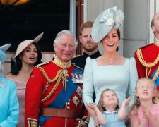 Gorący rok dla królewskiego dworu. Królowa Elżbieta II ma stalowe nerwy