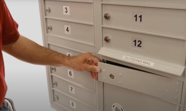 Skrzynka na listy screen: YouTube Clark Devon Hardware