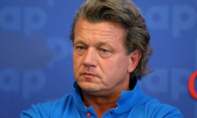 Syn Jarosława Jakimowicza nie wie, jak rozmawiać z ojcem. Sprawę skomentowała była żona aktora