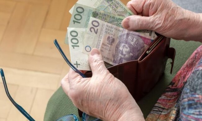 Seniorzy otrzymają wyższe emerytury i 10 tys. zł wyrównania za poprzednie lata. Kto znajdzie się wśród wybrańców