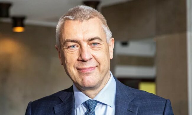 Roman Giertych planował wprowadzić się do posiadłości pod Rzymem. Został jednak zatrzymany przez CBA. Jak odnosi się do usłyszanych zarzutów