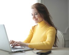 Z życia wzięte. "Chcę się wyprowadzić i zacząć żyć na własny rachunek, ale matka zatrzymuje mnie łzami": Każdy mój krok na zewnątrz nazywa porzuceniem