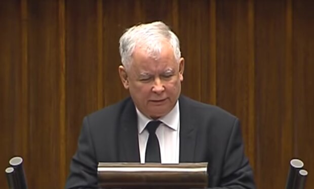 Jarosław Kaczyński przebywa na kwarantannie. Jak wygląda teraz dzień prezesa Prawa i Sprawiedliwości