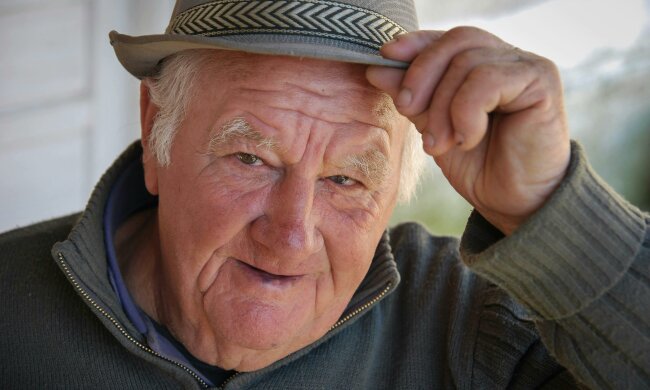 Z życia wzięte. "Mam dość ojca, który od lat szantażuje nas spadkiem": Nie zamierzam już żyć tak, jak on sobie tego życzy