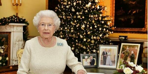 Pałac Buckingham podał ważną wiadomość. Ta decyzja lamie królewską tradycję. O czym mowa