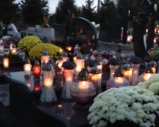 Kwiaty na grobach/YouTube @szynwald.pl