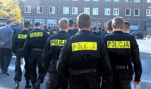 Policjanci. Źródło: gs24.pl