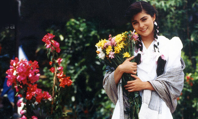 Twarz bez operacji plastycznej. 58-letnia gwiazda Victoria Ruffo wygląda wspaniale w swoim wieku