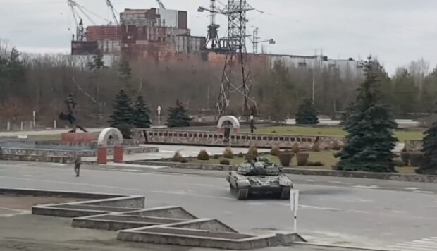 Rosyjskie wojska w Czarnobylu/YouTube @Jak zrobić, pobrać, usunąć?
