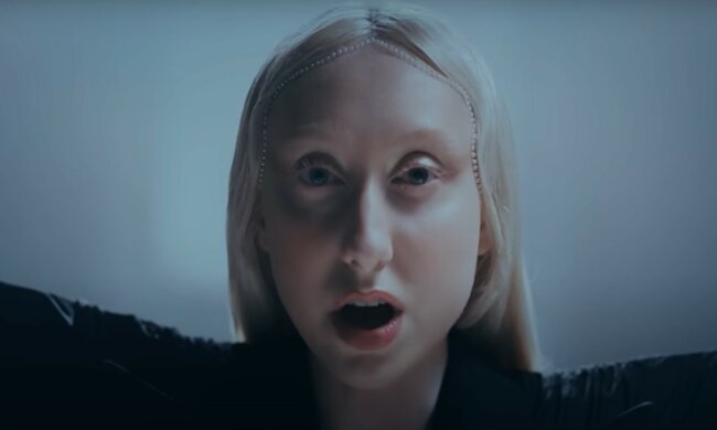 Luna, screen Youtube @Luna.Official