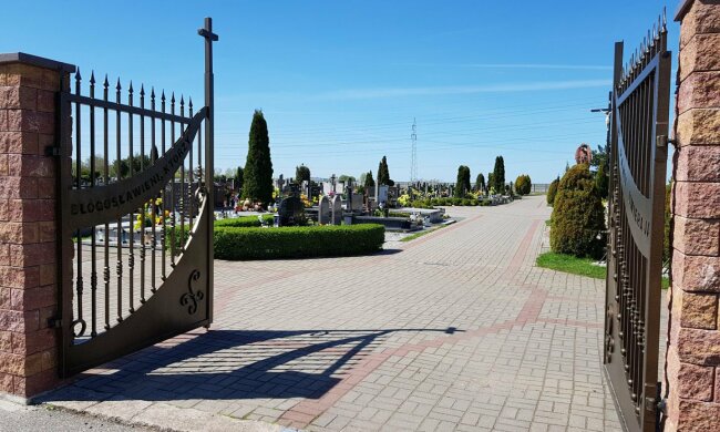 Cmentarz, Ksawerów/ https://ugminy.ksawerow.com/