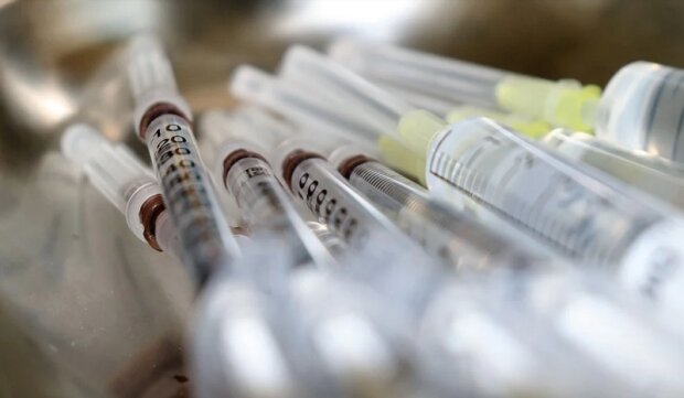 Szczepionki przeciwko grypie znikają z aptek. Czy może ich zabraknąć