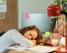 Z życia wzięte. "Chciałam dać synowi lepsze życie, wyjeżdżając za granicę": Zapłacił za to najwyższą cenę